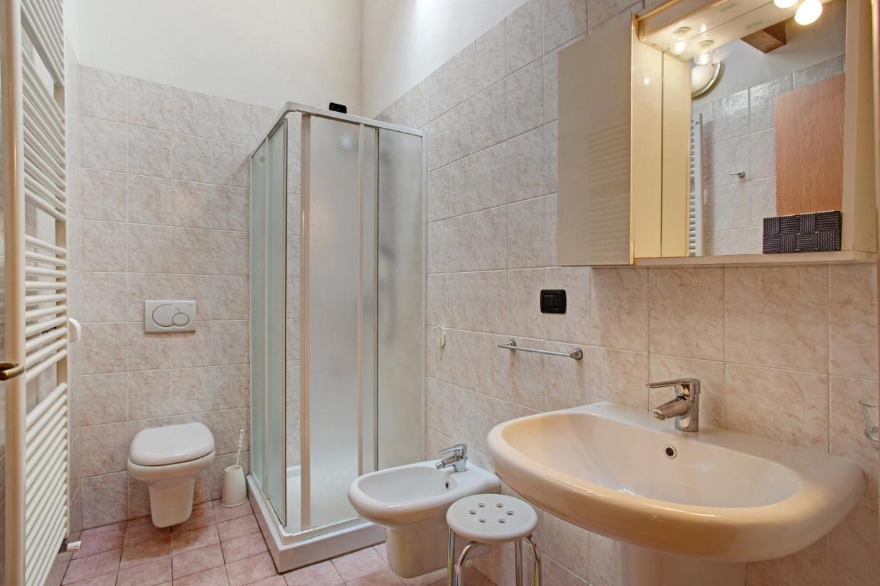 Residence Appartamento Londra Civate Exterior foto
